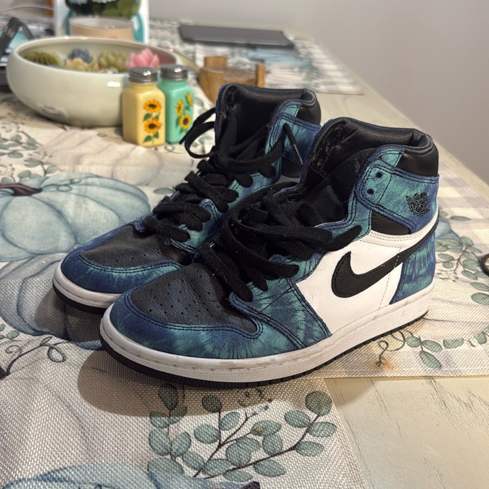 Air Jordan 1 tie dye worn like 4 times